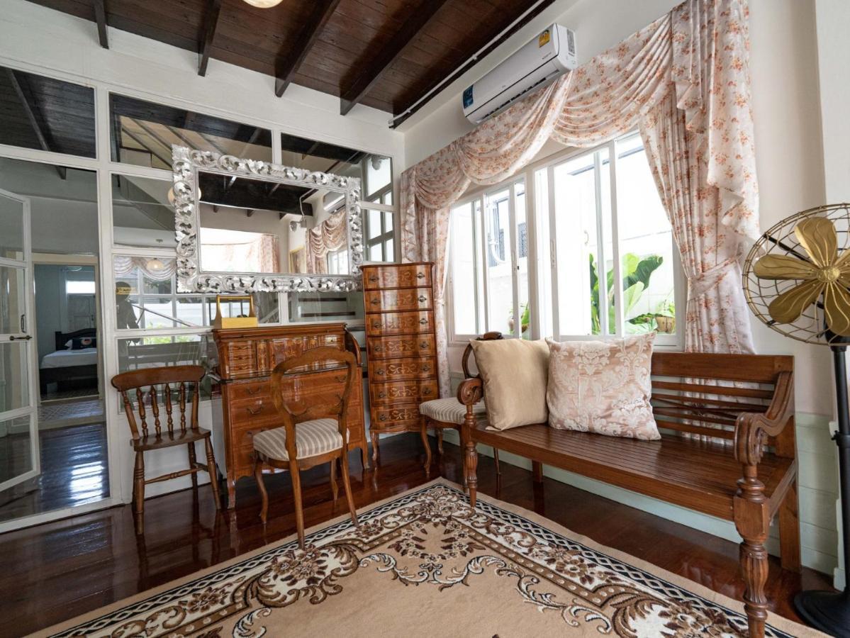 Roomquest Rim Praya Dinsor Road Bangkok Esterno foto