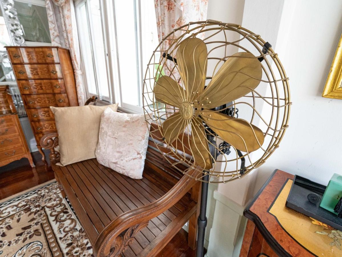 Roomquest Rim Praya Dinsor Road Bangkok Esterno foto
