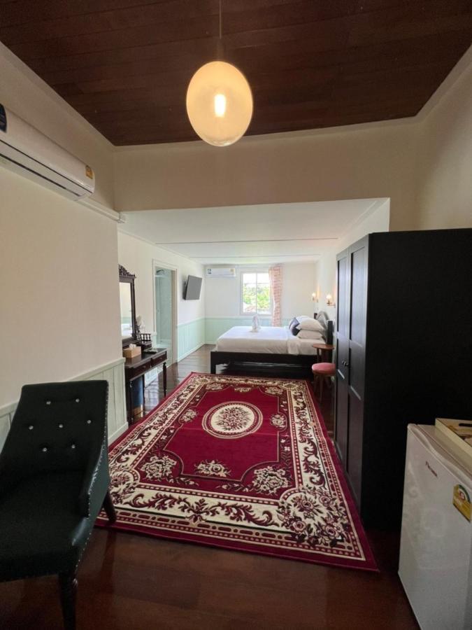 Roomquest Rim Praya Dinsor Road Bangkok Esterno foto